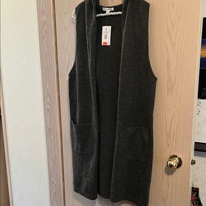 Women's Gray Sleeveless Vest
